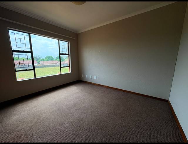 2 BEDROOM APARTMENT FOR SALE IN VAALPARK